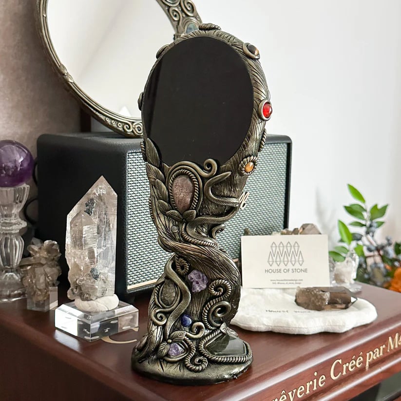 🔮 Handmade Black Obsidian Scrying Mirror – Crystal Chakra Altar Tool💋