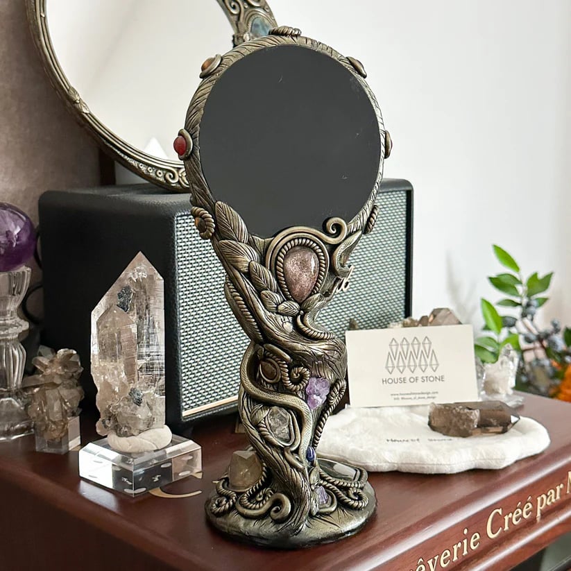 🔮 Handmade Black Obsidian Scrying Mirror – Crystal Chakra Altar Tool💋